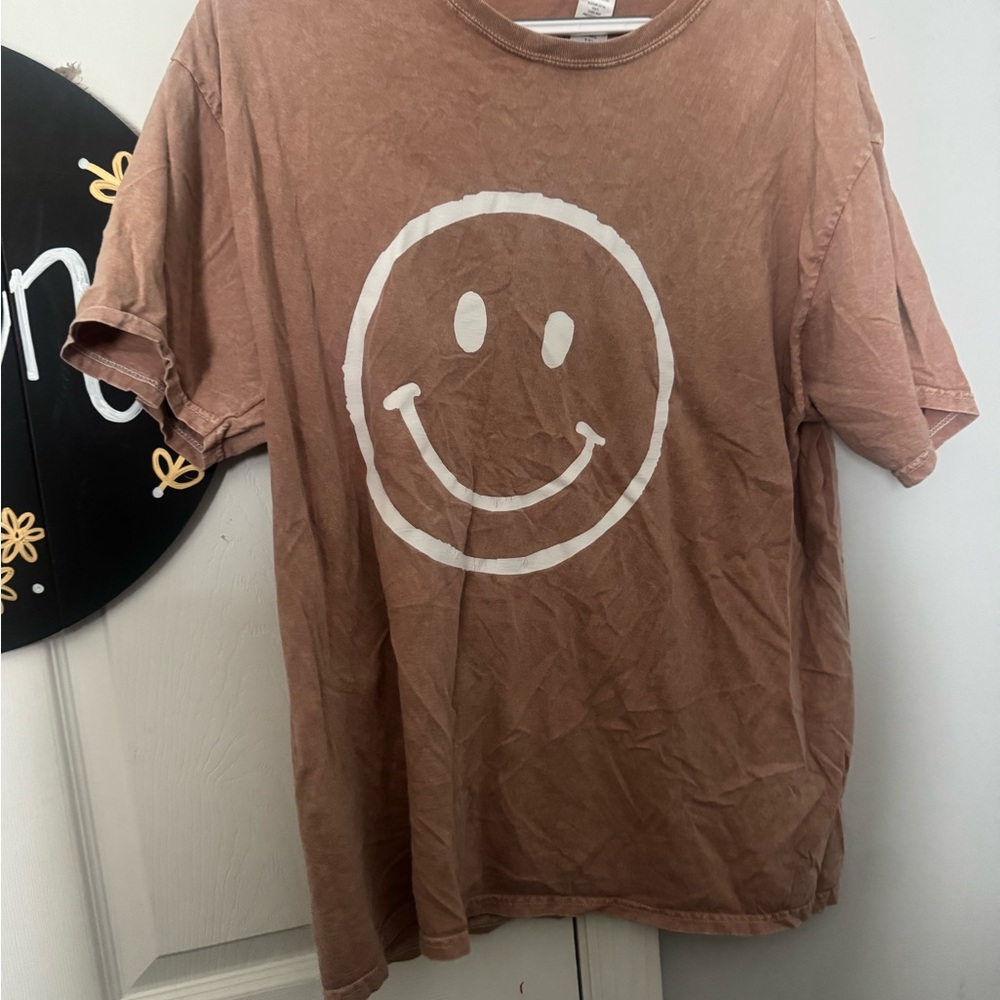 Smiley Face Graphic Tee in Faded Brown